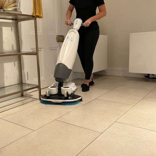 https://www.capitalequipment.com.au/web/image/product.image/1442/image_1024/i-mop%20XL%20Scrubber%20Hire%20Beauty%20Salon?unique=ff616a3