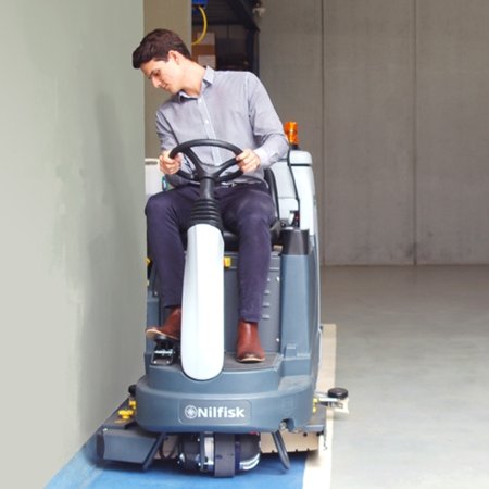 BR855-Ride-On-Scrubber-Dryer-with-operator